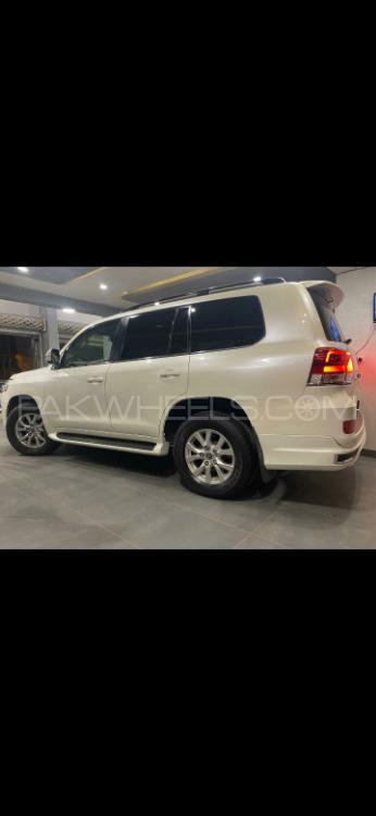 Toyota Land Cruiser 2015 for Sale in Karachi Toyota Land Cruiser 2015 for Sale in Karachi Image-6