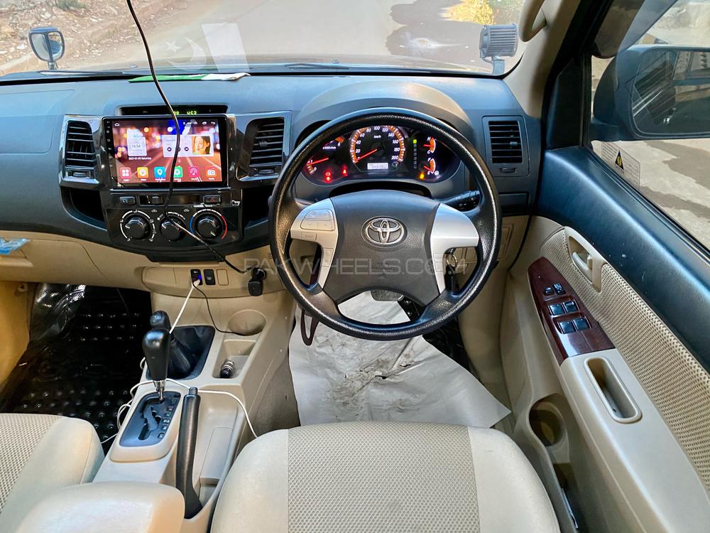 ٹویوٹا ہائیلکس 2016 for Sale in کراچی ٹویوٹا ہائیلکس 2016 for Sale in کراچی Image-5