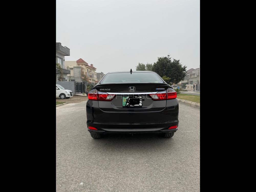 Honda Grace Hybrid 2014 for Sale in Lahore Honda Grace Hybrid 2014 for Sale in Lahore Image-4