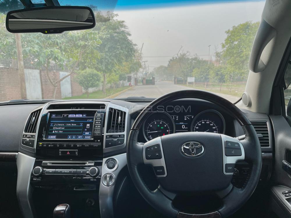 Toyota Land Cruiser 2013 for Sale in Lahore Toyota Land Cruiser 2013 for Sale in Lahore Image-9