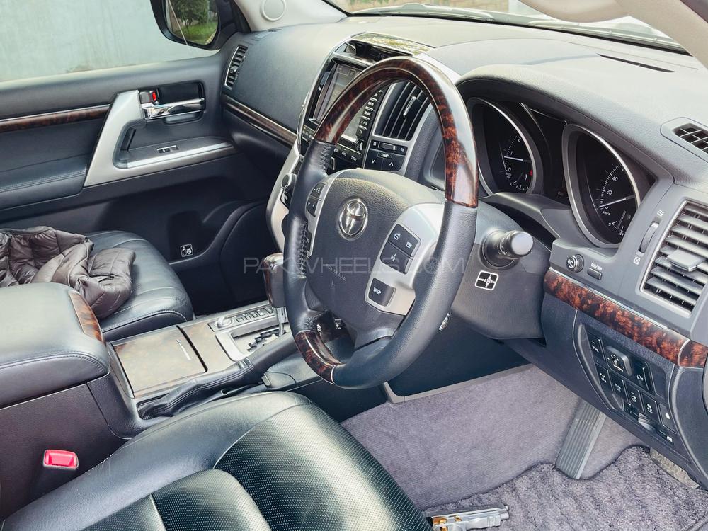 Toyota Land Cruiser 2013 for Sale in Lahore Toyota Land Cruiser 2013 for Sale in Lahore Image-11