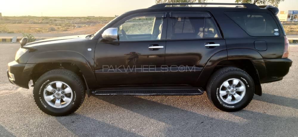 Toyota Surf 2005 for Sale in Karachi Image-1