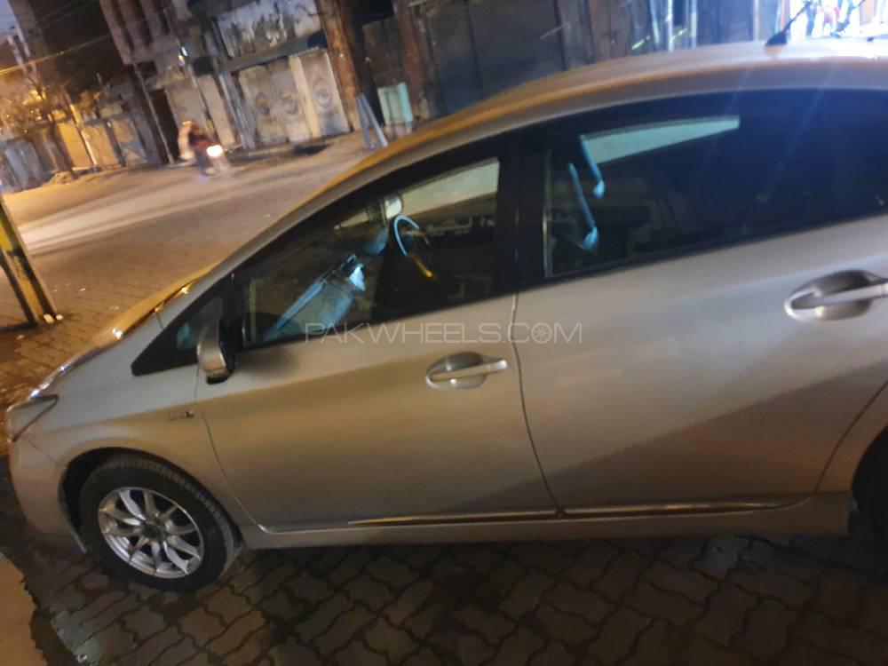 Toyota Prius 2011 for Sale in Sialkot Toyota Prius 2011 for Sale in Sialkot Image-5