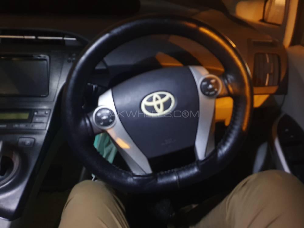 Toyota Prius 2011 for Sale in Sialkot Toyota Prius 2011 for Sale in Sialkot Image-9