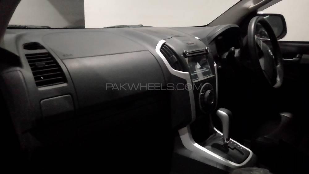 ازوزو ڈی-میکس 2020 for Sale in کراچی ازوزو ڈی-میکس 2020 for Sale in کراچی Image-7