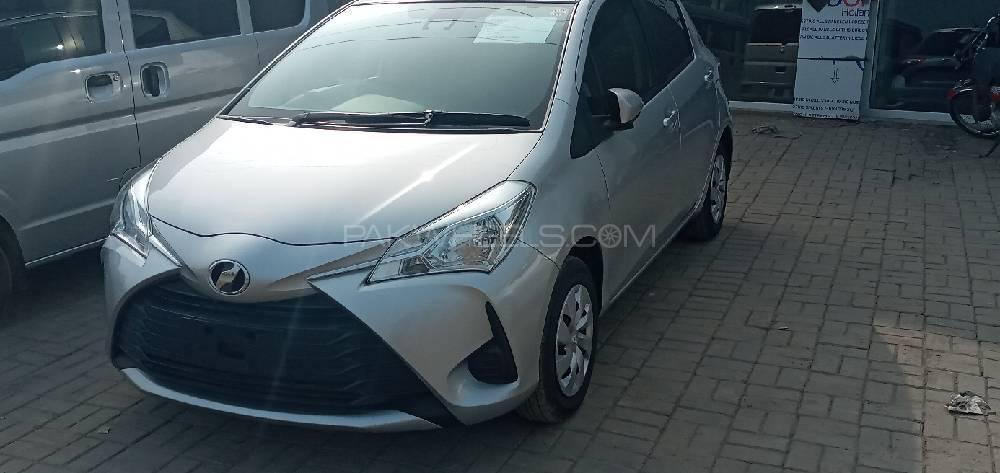 Toyota Vitz 2017 for Sale in Lahore Image-1