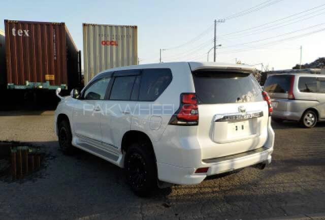 Toyota Prado 2017 for Sale in Lahore Toyota Prado 2017 for Sale in Lahore Image-5