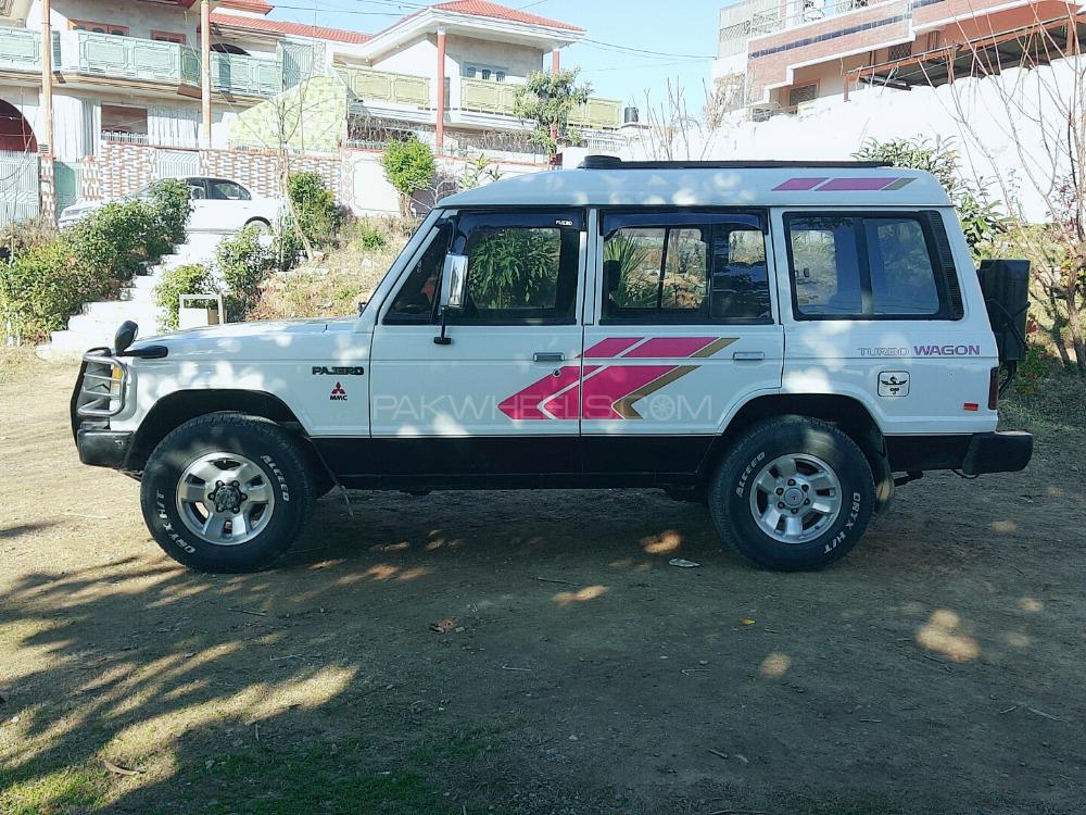 Mitsubishi Pajero 1988 for Sale in Mansehra Mitsubishi Pajero 1988 for Sale in Mansehra Image-5