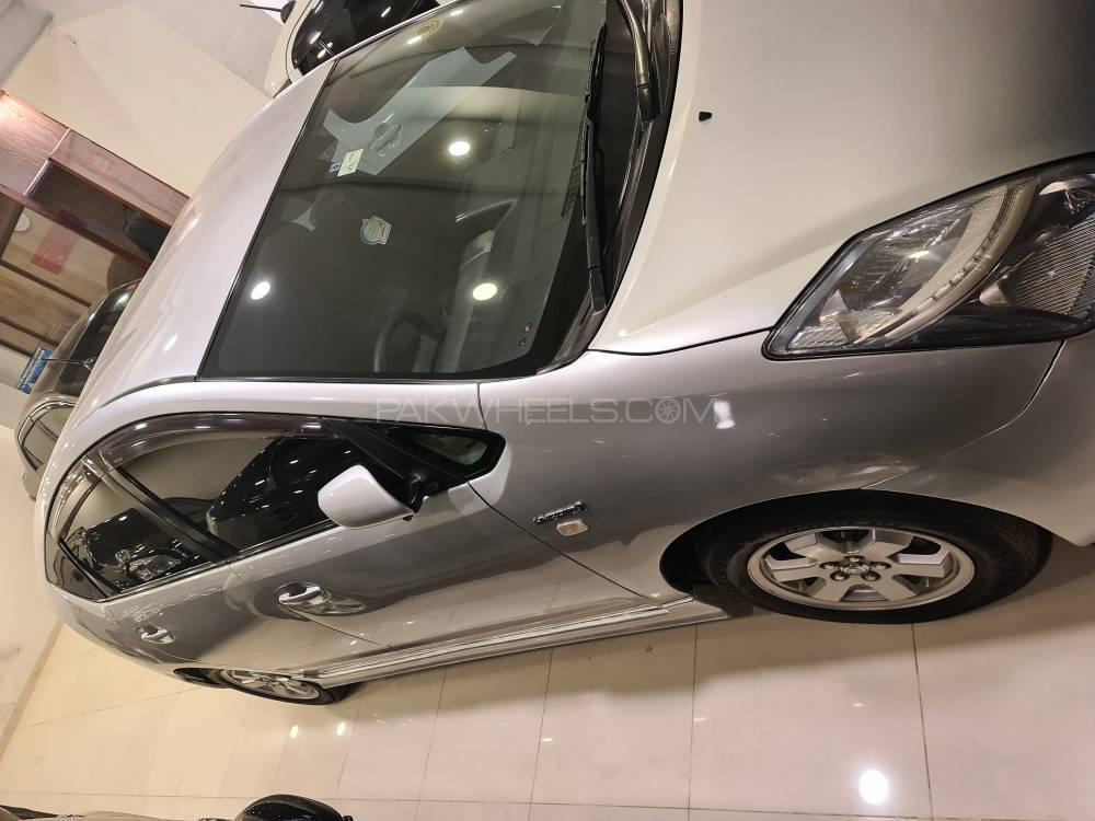 Toyota Prius 2010 for Sale in Rawalpindi Toyota Prius 2010 for Sale in Rawalpindi Image-3