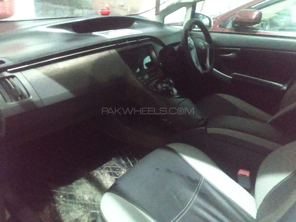 Toyota Prius 2010 for Sale in Peshawar Toyota Prius 2010 for Sale in Peshawar Image-3