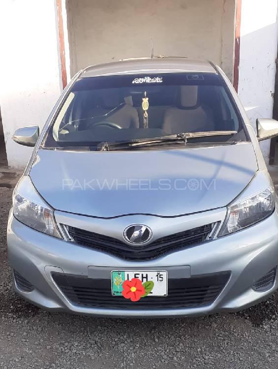 Toyota Vitz 2011 for Sale in Nowshera Image-1