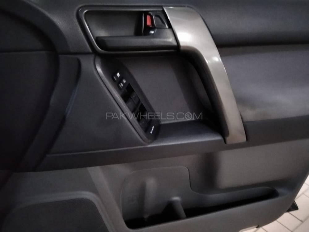 Toyota Prado 2011 for Sale in Karachi Toyota Prado 2011 for Sale in Karachi Image-13