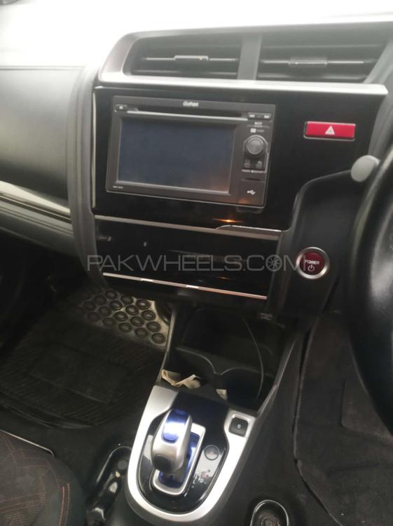 Honda Fit 2016 for Sale in Gujranwala Honda Fit 2016 for Sale in Gujranwala Image-12