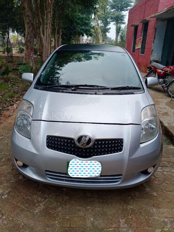 Toyota Vitz 2005 for Sale in Mian Channu Image-1