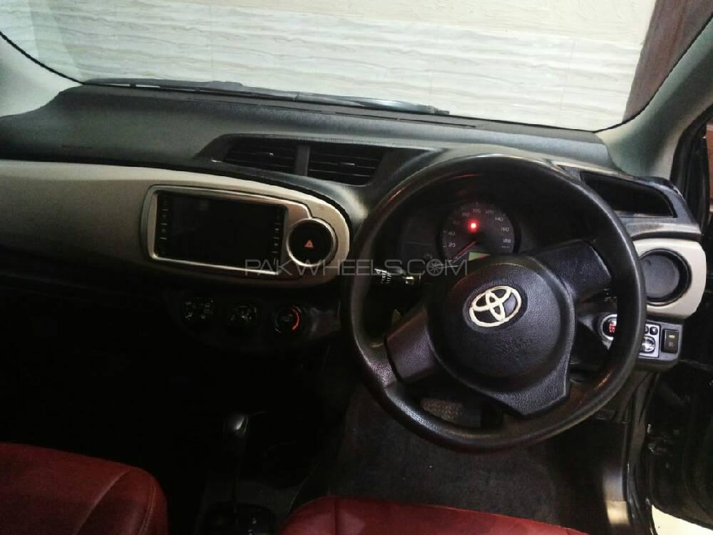 Toyota Vitz 2014 for Sale in Faisalabad Image-1