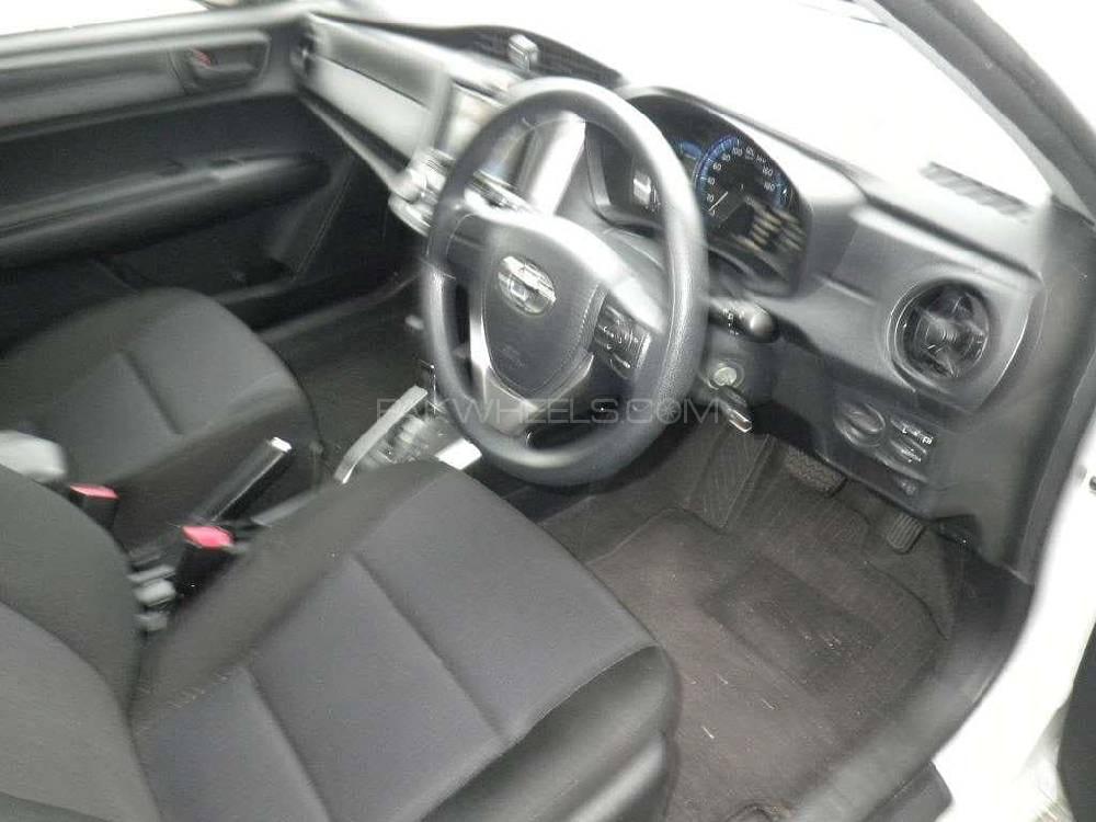 Toyota Corolla Fielder 2017 for Sale in Peshawar Toyota Corolla Fielder 2017 for Sale in Peshawar Image-6