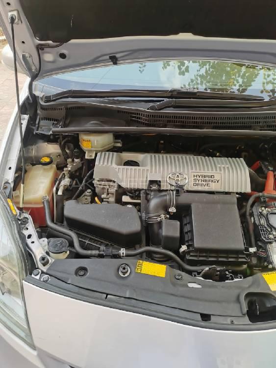 Toyota Prius 2013 for Sale in Peshawar Toyota Prius 2013 for Sale in Peshawar Image-9