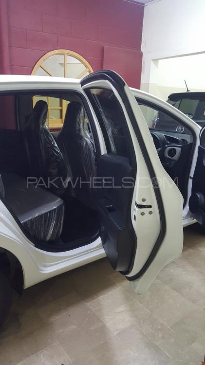 Toyota Vitz 2012 for Sale in Karachi Toyota Vitz 2012 for Sale in Karachi Image-7