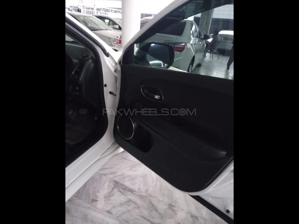 Honda Vezel 2013 for Sale in Rawalpindi Honda Vezel 2013 for Sale in Rawalpindi Image-3