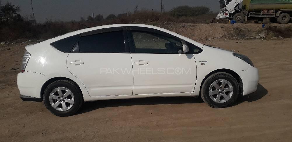 Toyota Prius 2007 for Sale in Rawalpindi Toyota Prius 2007 for Sale in Rawalpindi Image-3