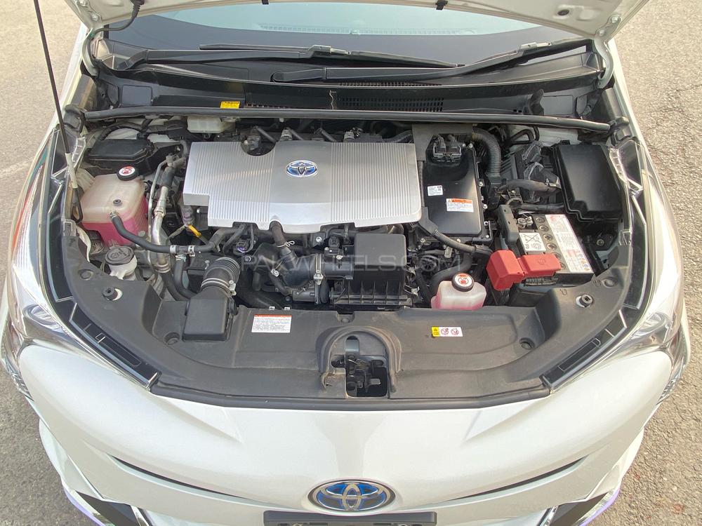 Toyota Prius 2017 for Sale in Lahore Toyota Prius 2017 for Sale in Lahore Image-9