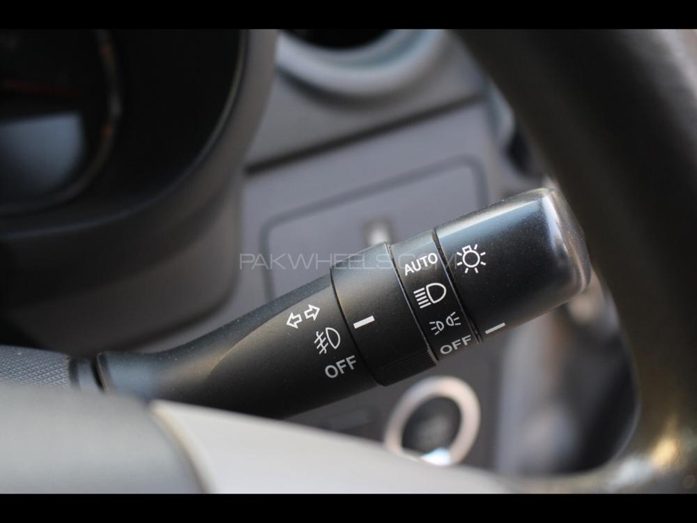 Daihatsu Move 2013 for Sale in Karachi Daihatsu Move 2013 for Sale in Karachi Image-12