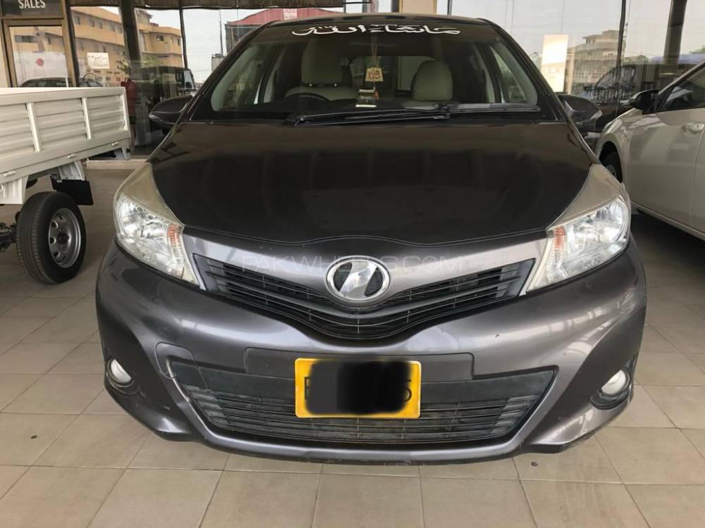 Toyota Vitz 2014 for Sale in Karachi Image-1