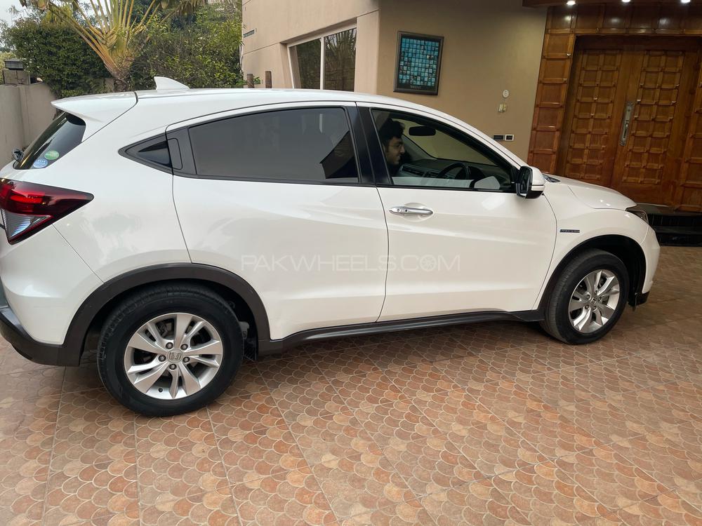 Honda Vezel 2015 for Sale in Lahore Honda Vezel 2015 for Sale in Lahore Image-5