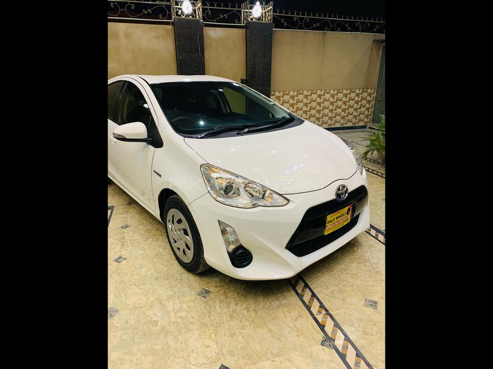 Toyota Aqua 2017 for Sale in Peshawar Toyota Aqua 2017 for Sale in Peshawar Image-6