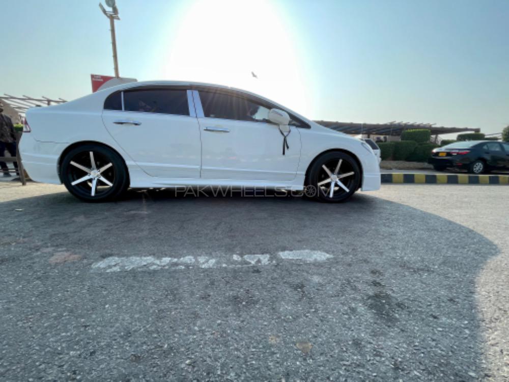 Honda Civic - 2012  Honda Civic - 2012  Image-3