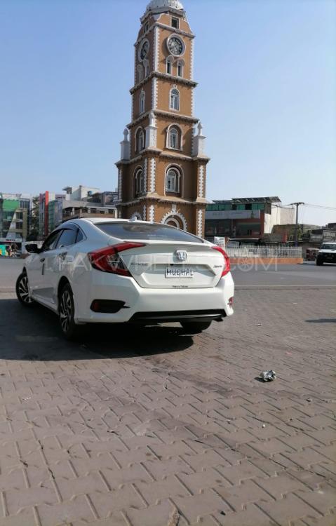 Honda Civic - 2017  Honda Civic - 2017  Image-3