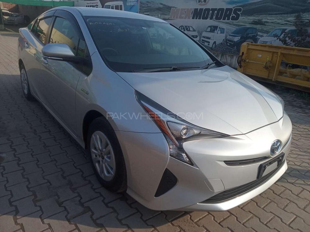 Toyota Prius 2017 for Sale in Gujranwala Toyota Prius 2017 for Sale in Gujranwala Image-2