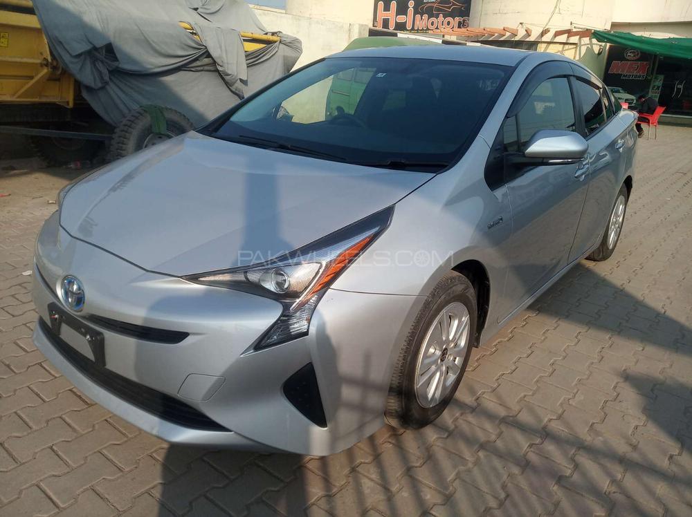 Toyota Prius 2017 for Sale in Gujranwala Toyota Prius 2017 for Sale in Gujranwala Image-3