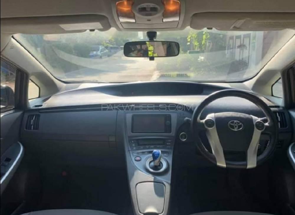Toyota Prius 2010 for Sale in Lahore Toyota Prius 2010 for Sale in Lahore Image-14