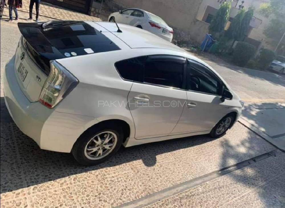 Toyota Prius 2010 for Sale in Lahore Toyota Prius 2010 for Sale in Lahore Image-5