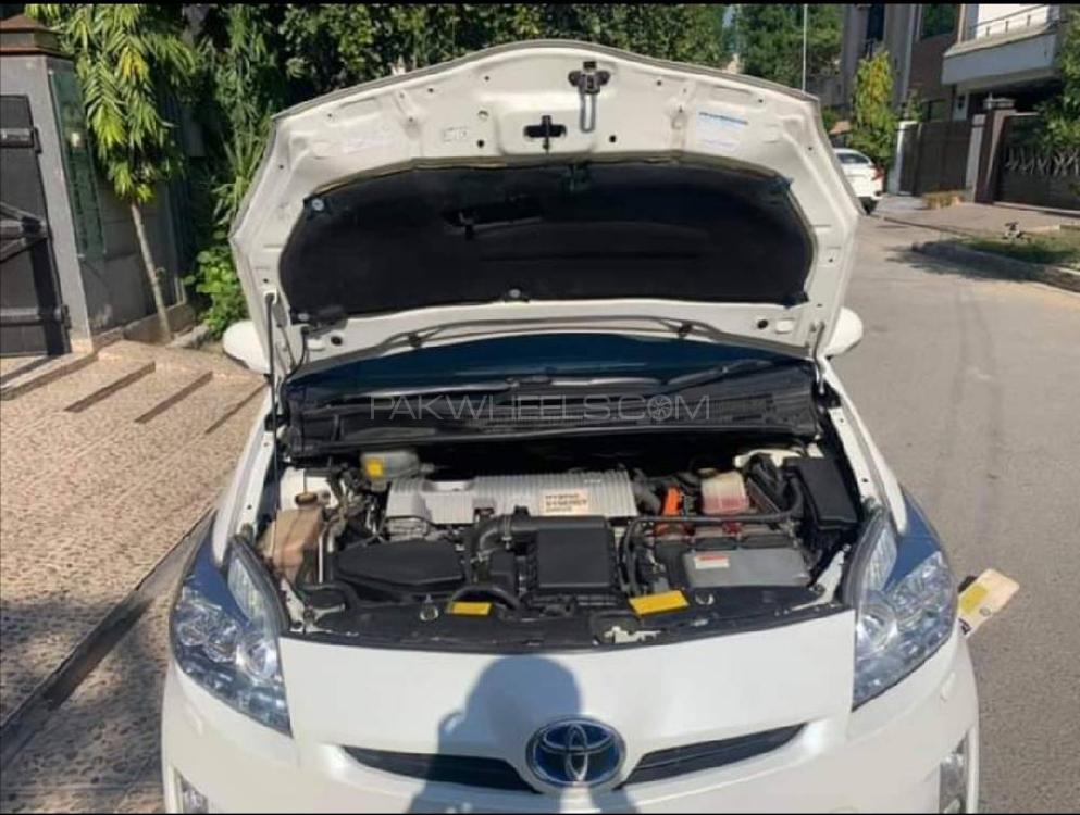 Toyota Prius 2010 for Sale in Lahore Toyota Prius 2010 for Sale in Lahore Image-9