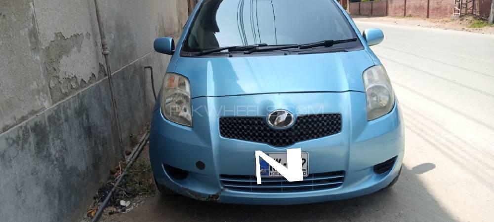 Toyota Vitz 2005 for Sale in Hayatabad Image-1