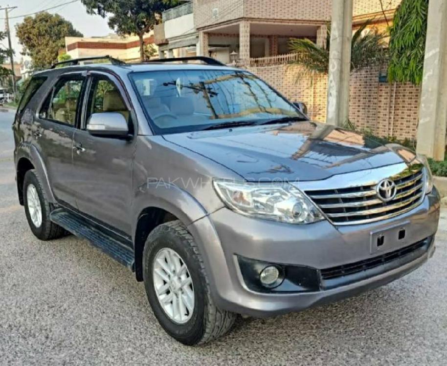 ٹویوٹا فورچیونر 2013 for Sale in جہلم ٹویوٹا فورچیونر 2013 for Sale in جہلم Image-2