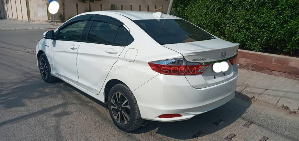 Honda Grace Hybrid 2015 for Sale in Karachi Honda Grace Hybrid 2015 for Sale in Karachi Image-13