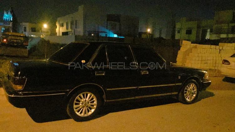 Toyota Crown - 1987  Toyota Crown - 1987  Image-2