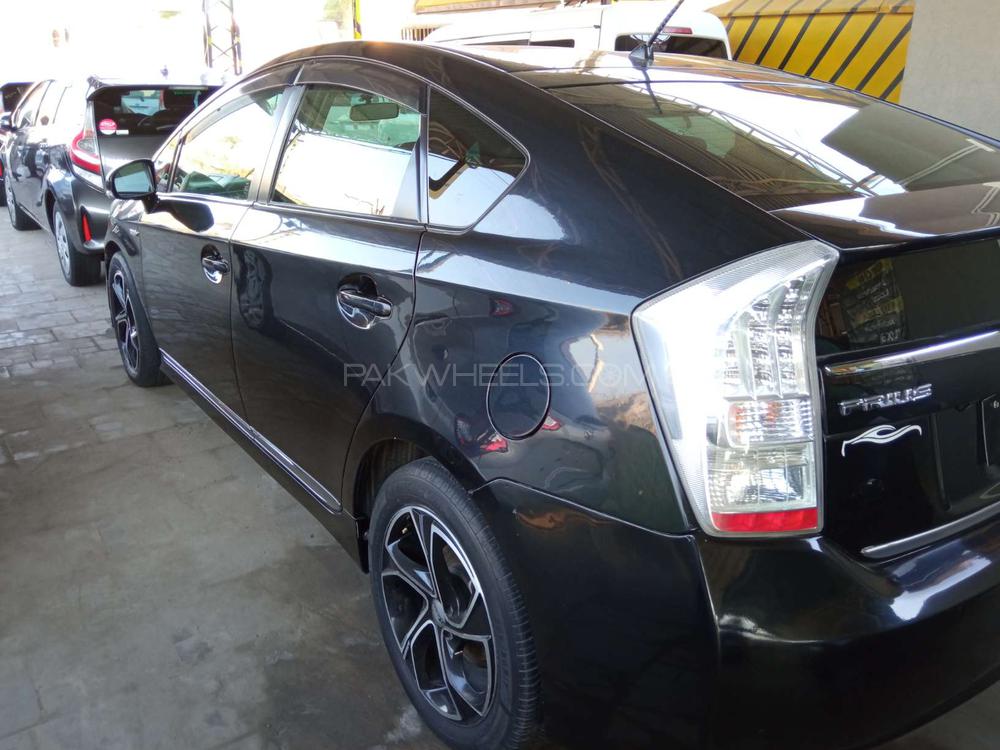 Toyota Prius 2010 for Sale in Rawalpindi Toyota Prius 2010 for Sale in Rawalpindi Image-4