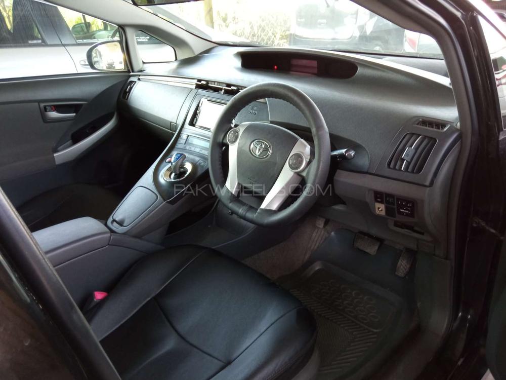 Toyota Prius 2010 for Sale in Rawalpindi Toyota Prius 2010 for Sale in Rawalpindi Image-6