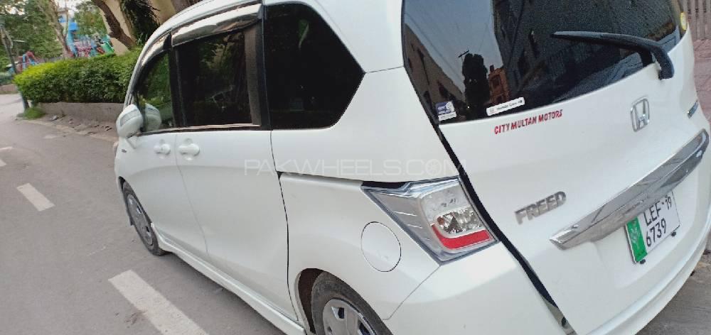 Honda Freed 2014 for Sale in Lahore Honda Freed 2014 for Sale in Lahore Image-4