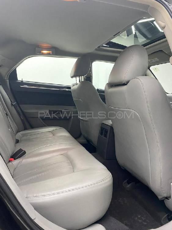 کرائسلر 300 سی 2006 for Sale in اسلام آباد کرائسلر 300 سی 2006 for Sale in اسلام آباد Image-9