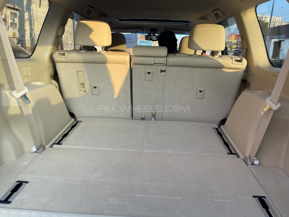 Toyota Prado 2015 for Sale in Multan Toyota Prado 2015 for Sale in Multan Image-9