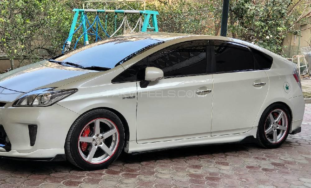 Toyota Prius 2014 for Sale in Peshawar Toyota Prius 2014 for Sale in Peshawar Image-5