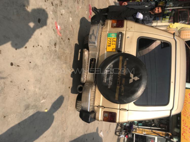 Mitsubishi Pajero 1988 for Sale in Peshawar Mitsubishi Pajero 1988 for Sale in Peshawar Image-4