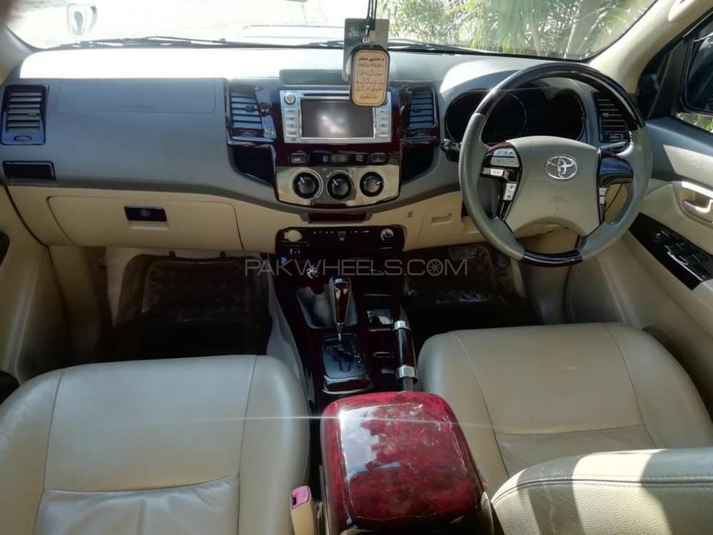 ٹویوٹا ہائیلکس 2012 for Sale in اسلام آباد ٹویوٹا ہائیلکس 2012 for Sale in اسلام آباد Image-3