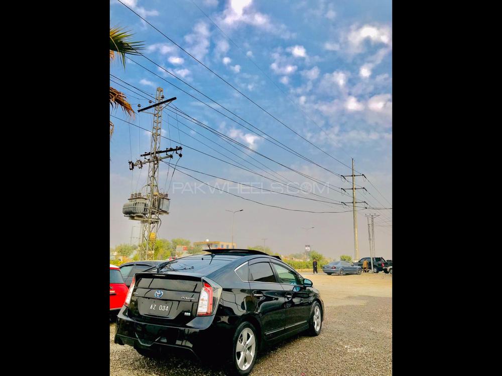 Toyota Prius 2010 for Sale in Peshawar Toyota Prius 2010 for Sale in Peshawar Image-5