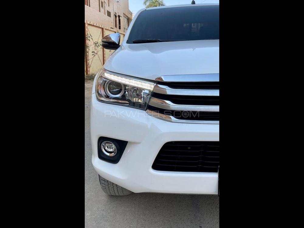 Toyota Hilux 2018 for Sale in Karachi Toyota Hilux 2018 for Sale in Karachi Image-3
